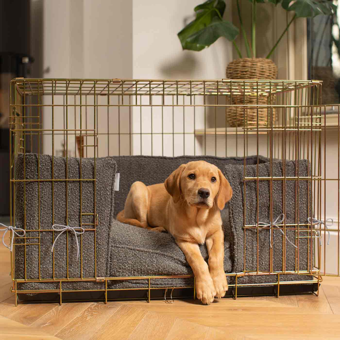 Dog Crate with Cushion & Bumper in Granite Boucl by Lords & Labradors